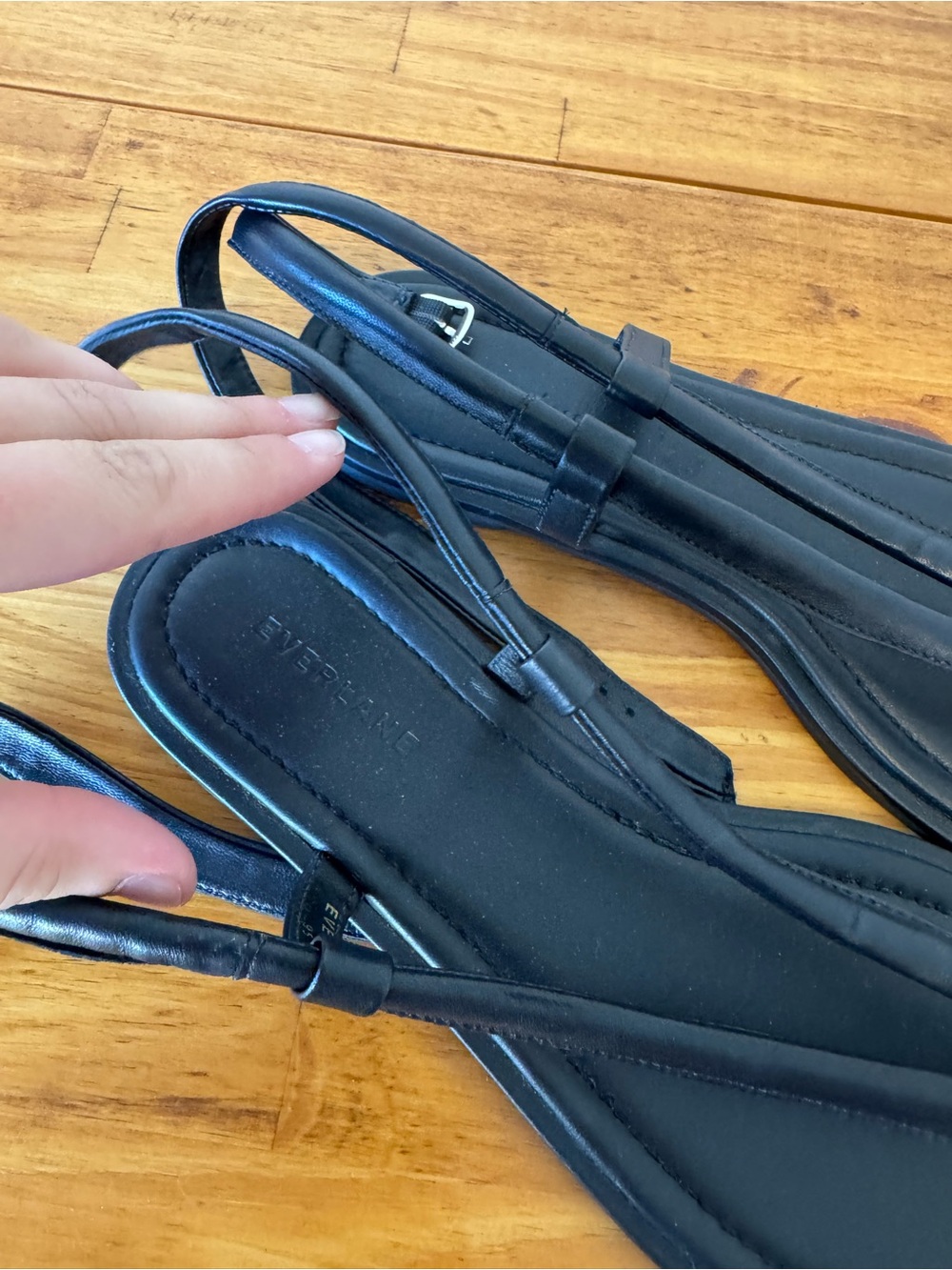 Everlane Endless Summer Black Leather Thong Wrap Around Sandals Size 9.5 - Picture 3 of 4
